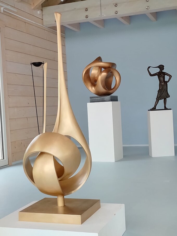 mittelgroße Plastiken (Bronze) (öffnet Vergrößerung des Bildes)